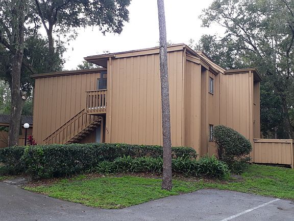 2nd image of 242 Crown Oaks Way
