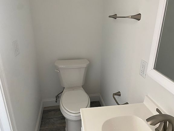 5th image of 138 E Lancaster Ave APT 6