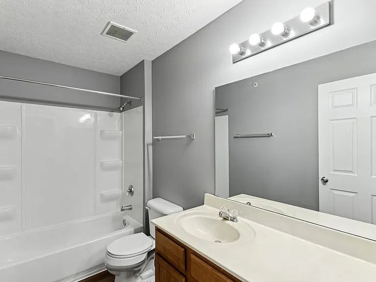 Maple Brook Apartments — Photo 28