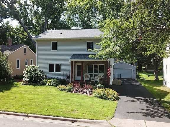 2nd image of 2528 3rd Ave E