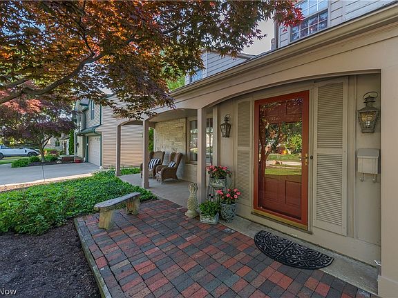 4th image of 377 Lake Park Dr