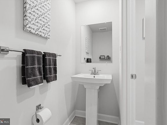4th image of 10114 Bluegill St