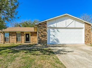 7812 Burgundy Dr, Fort Worth, TX 76133