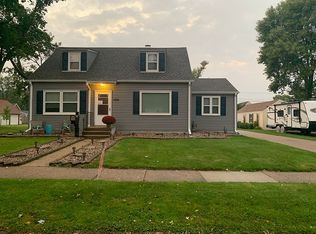 914 8th Ave SW, Faribault, MN 55021