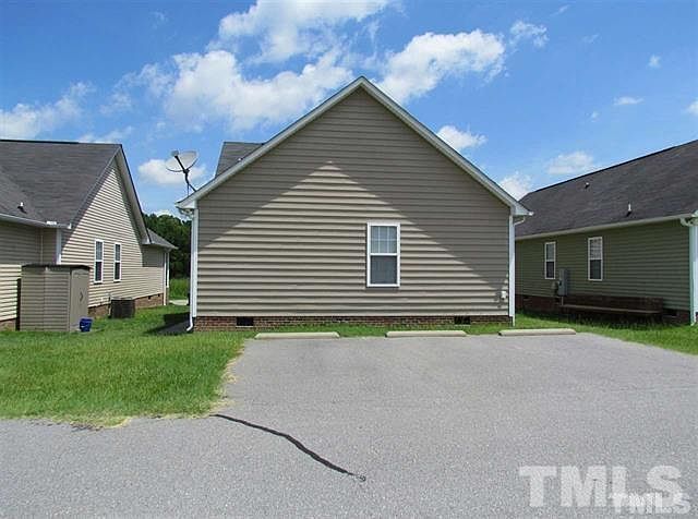 2nd image of 365 Anna St