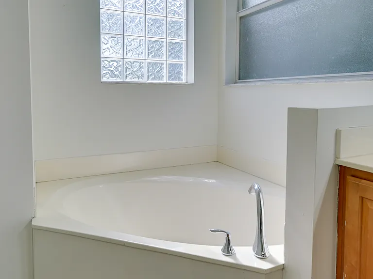 5279 Lovett Rd — Photo 10