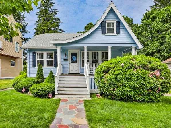 75 Howe St, Milton, MA 02186