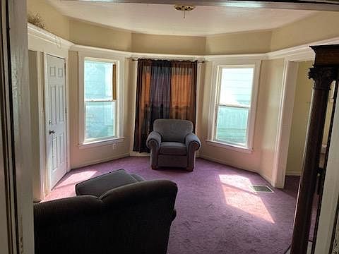 4th image of 292 N Saginaw St Unit 2