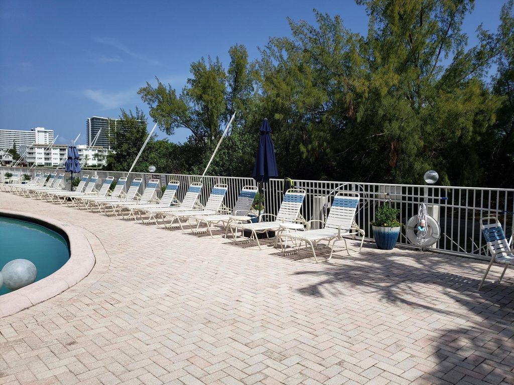2860 NE 14th St #404D, photo 7