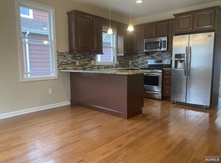 15 William St, Rochelle Park, NJ 07662