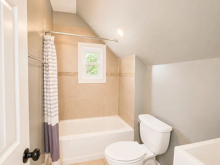 377 S 10th St #3 — Photo 9