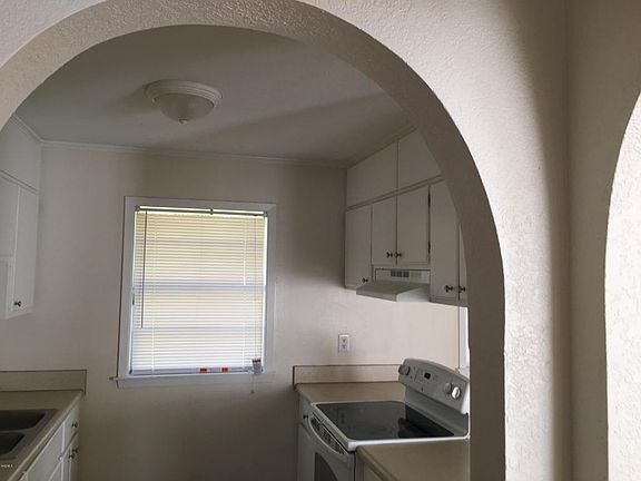 4th image of 2824 Garden Dale Ave