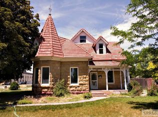 215 N Shilling Ave, Blackfoot, ID 83221