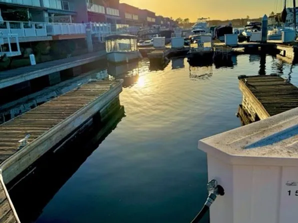 4065 Warner Ave, Huntington Beach, CA 92649