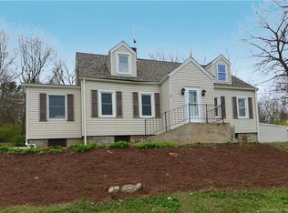 58 Roseland Park Rd, Woodstock, CT 06281