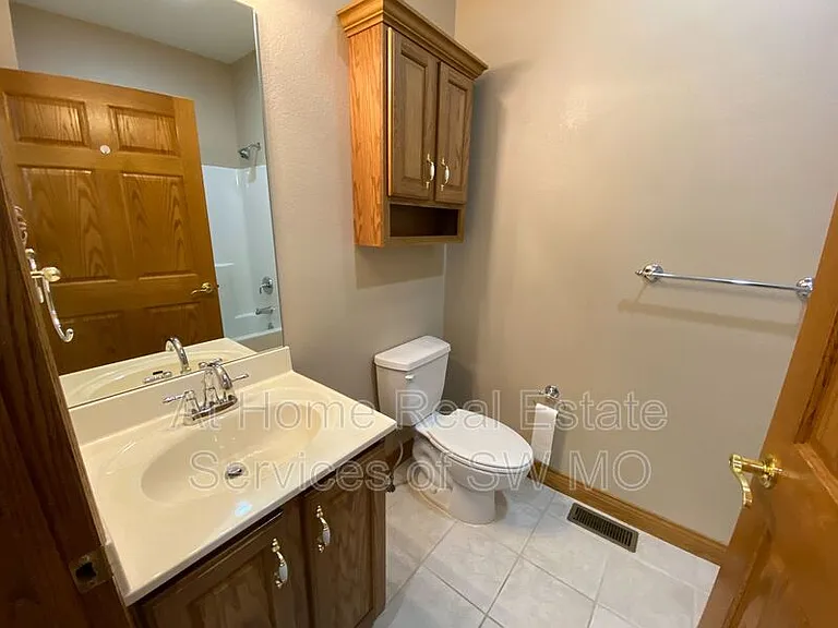 5601 N 17th St — Photo 13