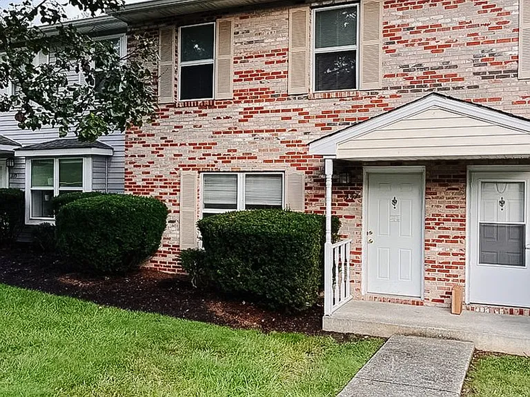 337 Pheasant Run Ct — Photo 1
