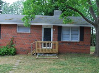 1618 Honeysuckle Rd, Raleigh, NC 27609