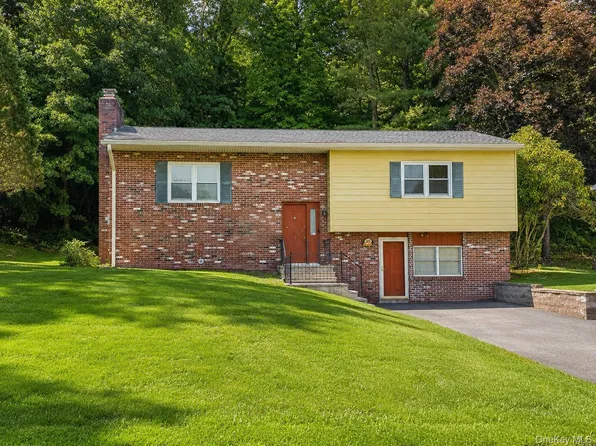 49 Brewster Drive, Middletown, NY 10940