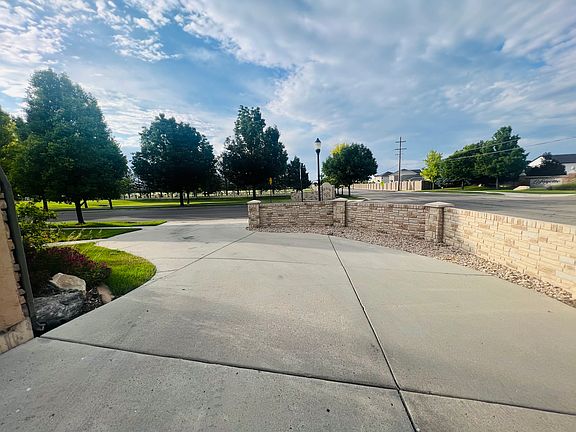 2nd image of 6017 W Heritage Hill Dr