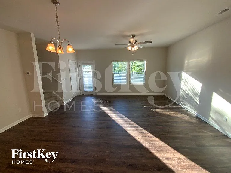 10755 Rivergate Dr NW — Photo 2