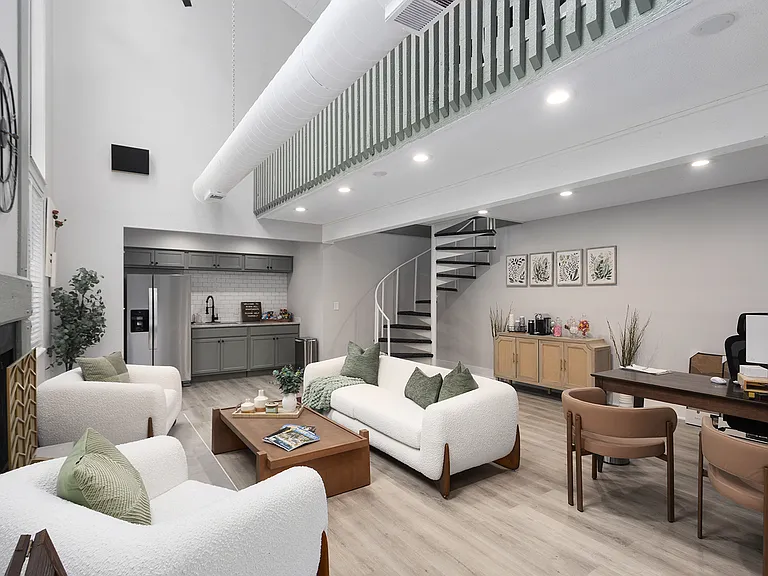 Robin Hill Apartments — Photo 9