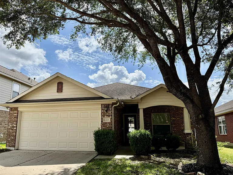 6323 Bennington Springs Dr — Photo 1