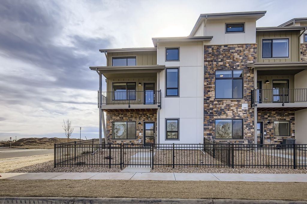 1003 Schlagel St #8