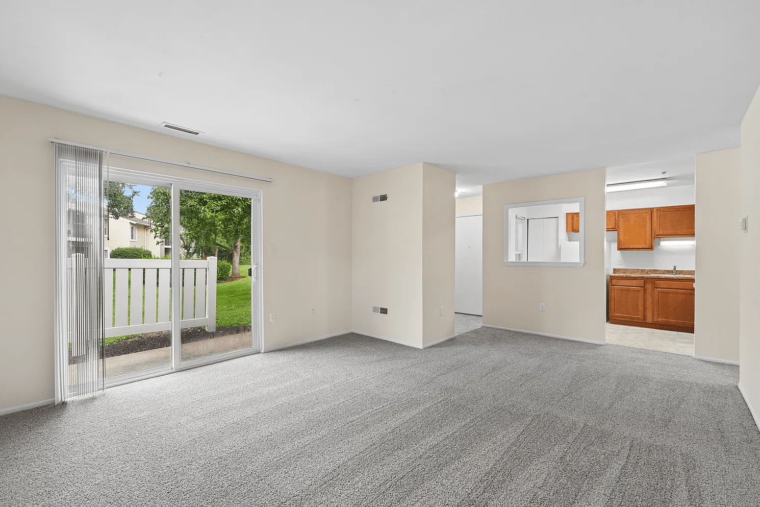 Crossland Apartments — Photo 4