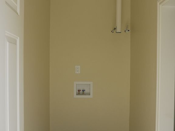 3rd image of 273 W 14th St