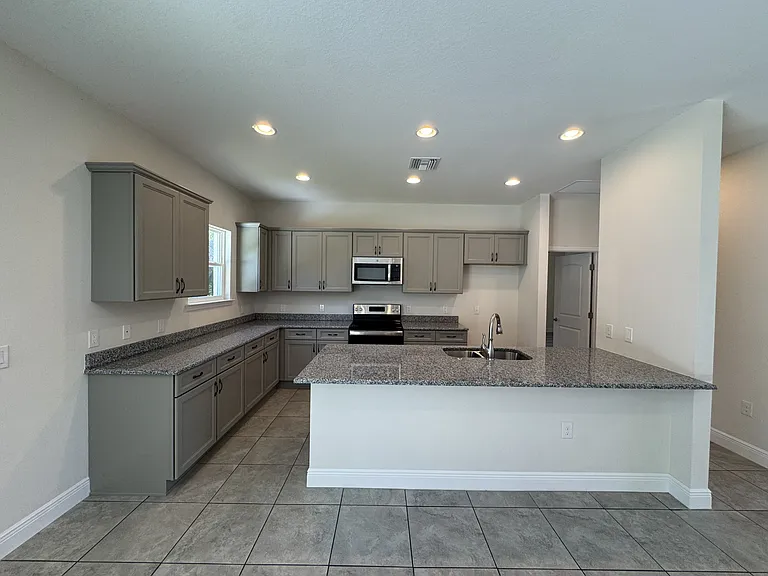 1608 Alliance Ave — Photo 8