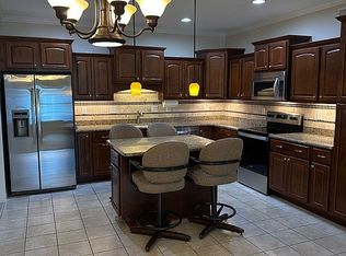 8916 Covenant Ct, Newburgh, IN 47630