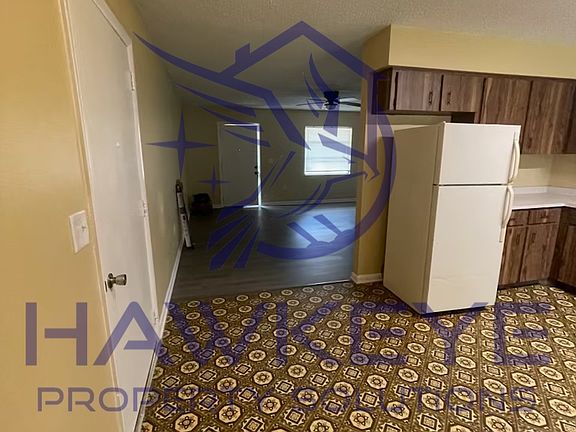 4th image of 412 1/2 Senate St