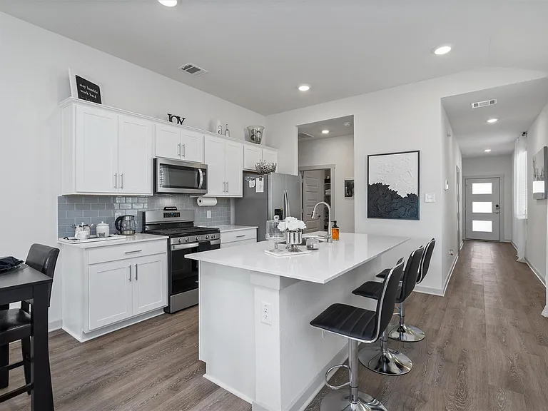 120 Scarborough Way — Photo 4