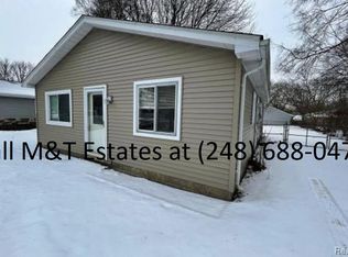 6627 Saline Dr, Waterford, MI