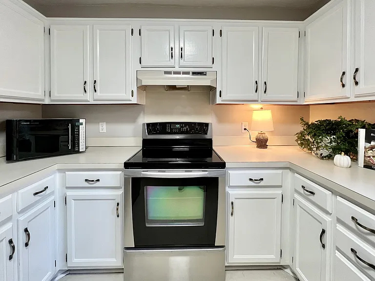 117 Southampton Ct — Photo 7