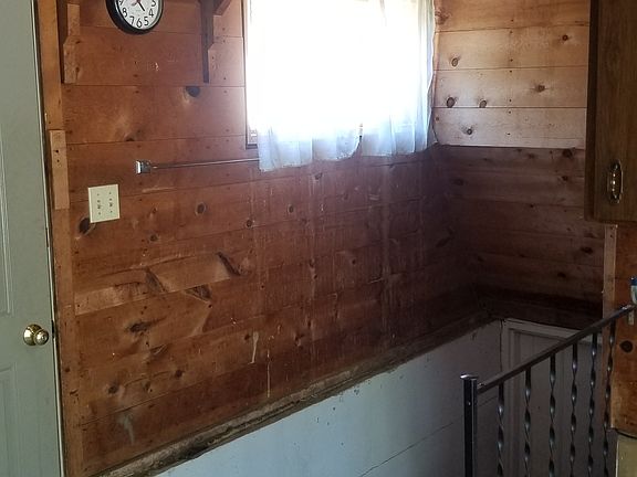 Garage stairs to basement