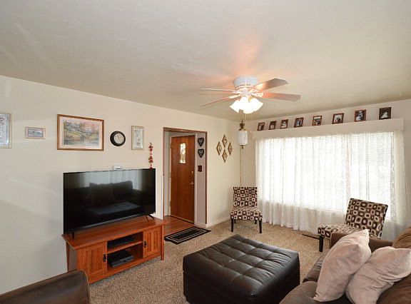 4th image of 744 10th St