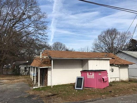 4th image of 316 Mountain View St
