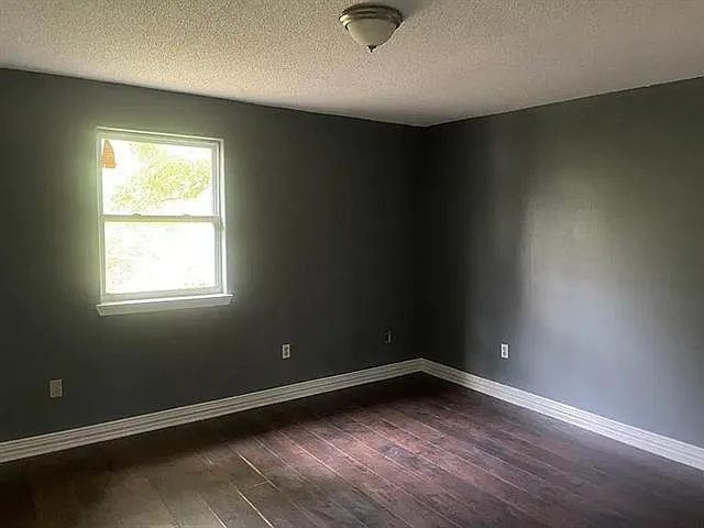 5920 Boeing St — Photo 7