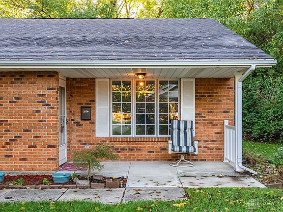 5th image of 6686 Oakwood Ln