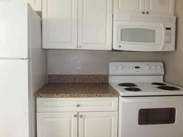 3206 W Azeele St #130 — Photo 9