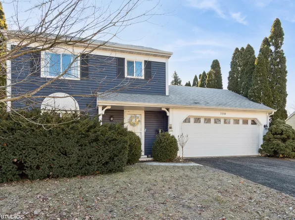 2356 Blue Spruce Ln, Aurora, IL 60502