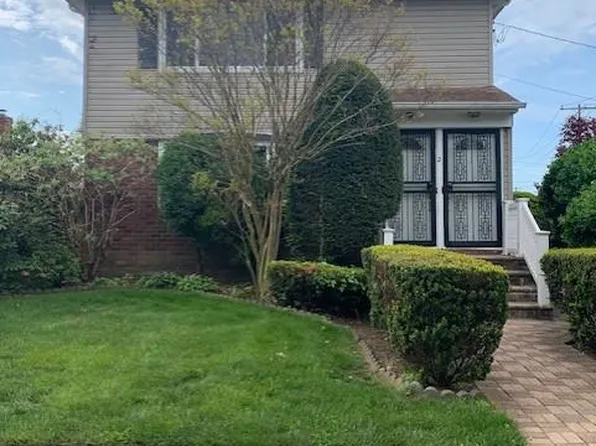 2 Vanata Ct, Hempstead, NY 11550