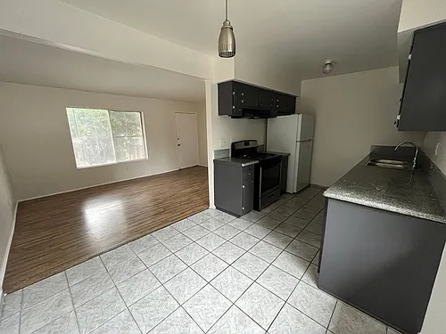 1730 N Fair Oaks Ave Photo 1