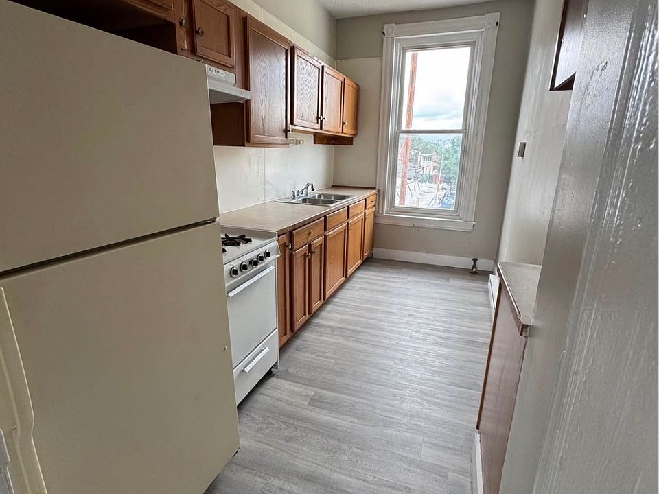 1st image of 528 Franklin St #3F