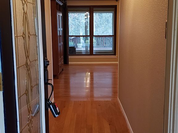 4th image of 1430 Holley Cres