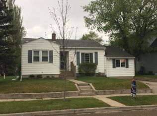 1103 3rd St NE, Devils Lake, ND 58301