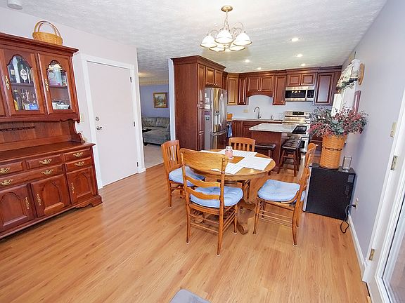 4th image of 7512 Tinsel Ave