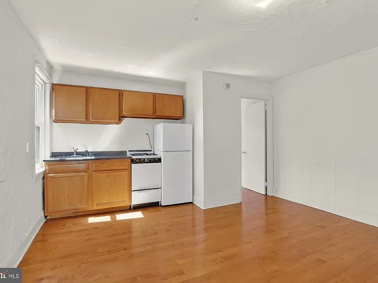 916 Pine St #3R — Photo 4
